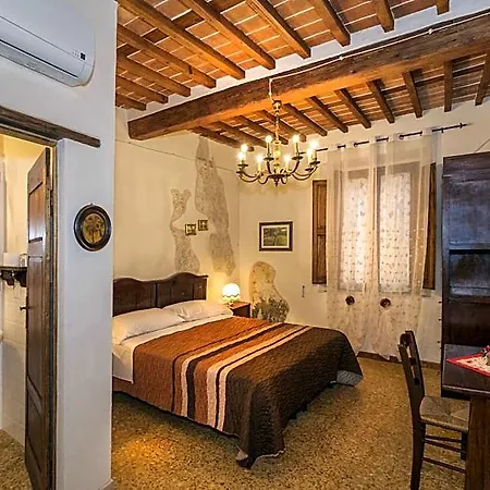 Due Borghi 3 Bed & Breakfast 3*